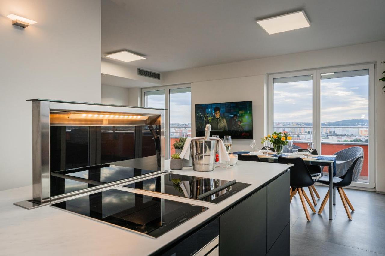 Appartement Penthouse Letnanske Zahrady Praag
