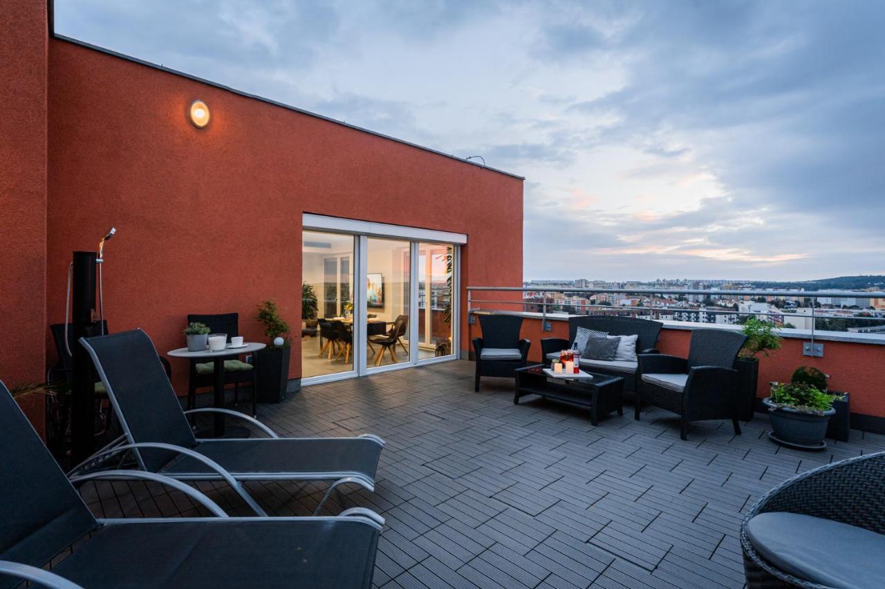Penthouse Letnanske Zahrady Apartment *
