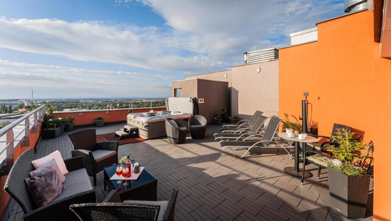Penthouse Letnanske Zahrady Apartment